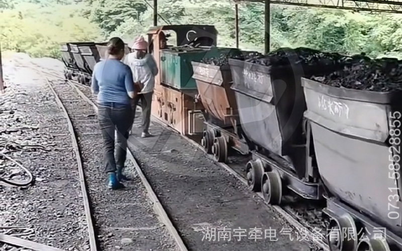 5噸防爆蓄電池電機車現場視頻.jpg