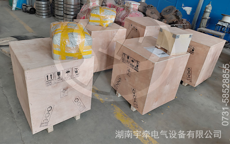 礦用井下電機車配件出口 3.jpg