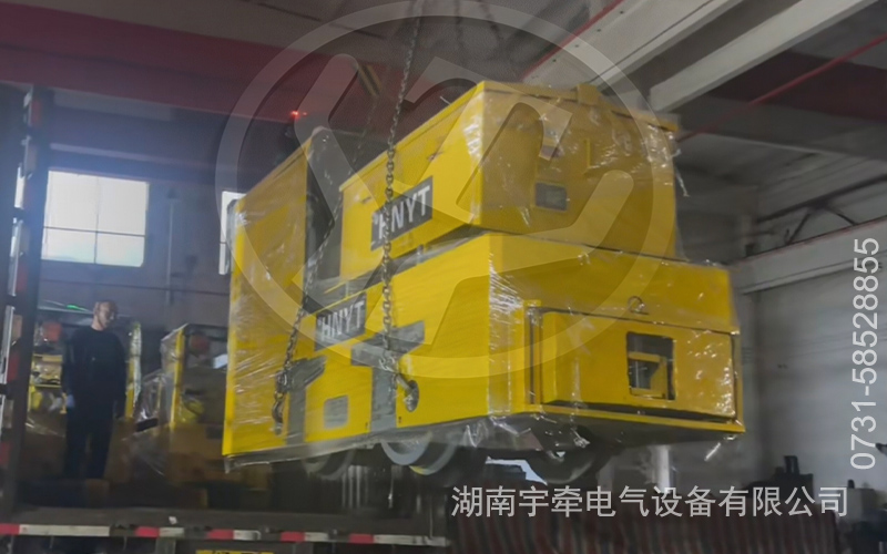 2.5噸及3噸蓄電池電機車出口海外 2.jpg