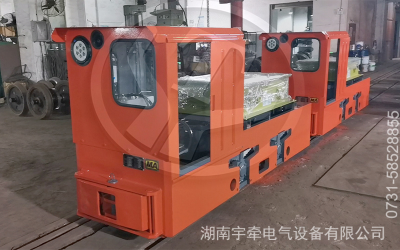 5噸鋰電池電機車發往金礦 1.jpg